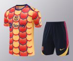 Conjunto de calentamiento FC Barcelona amarillo y naranja escudos - Imagen 2